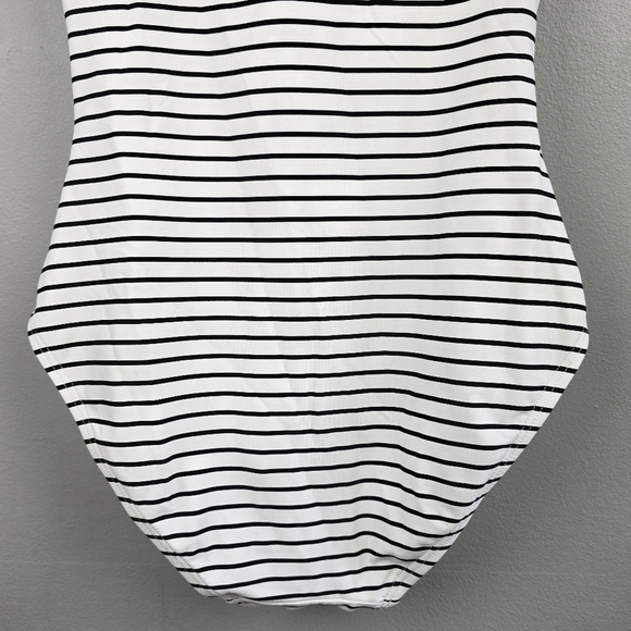 VINCE CAMUTO‎ SWIM One-Piece Off Shoulders Bathing Suit Striped Black White Sz 6 - Picture 10 of 16